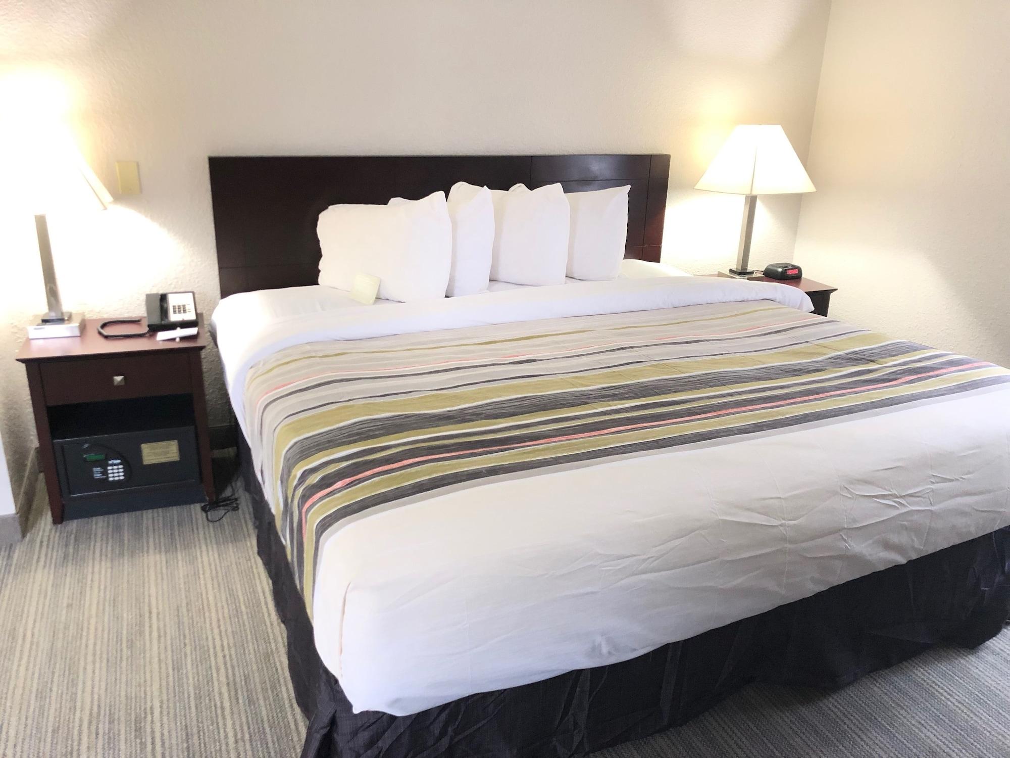 Hotel Country & By Radisson, Greenville, Nc