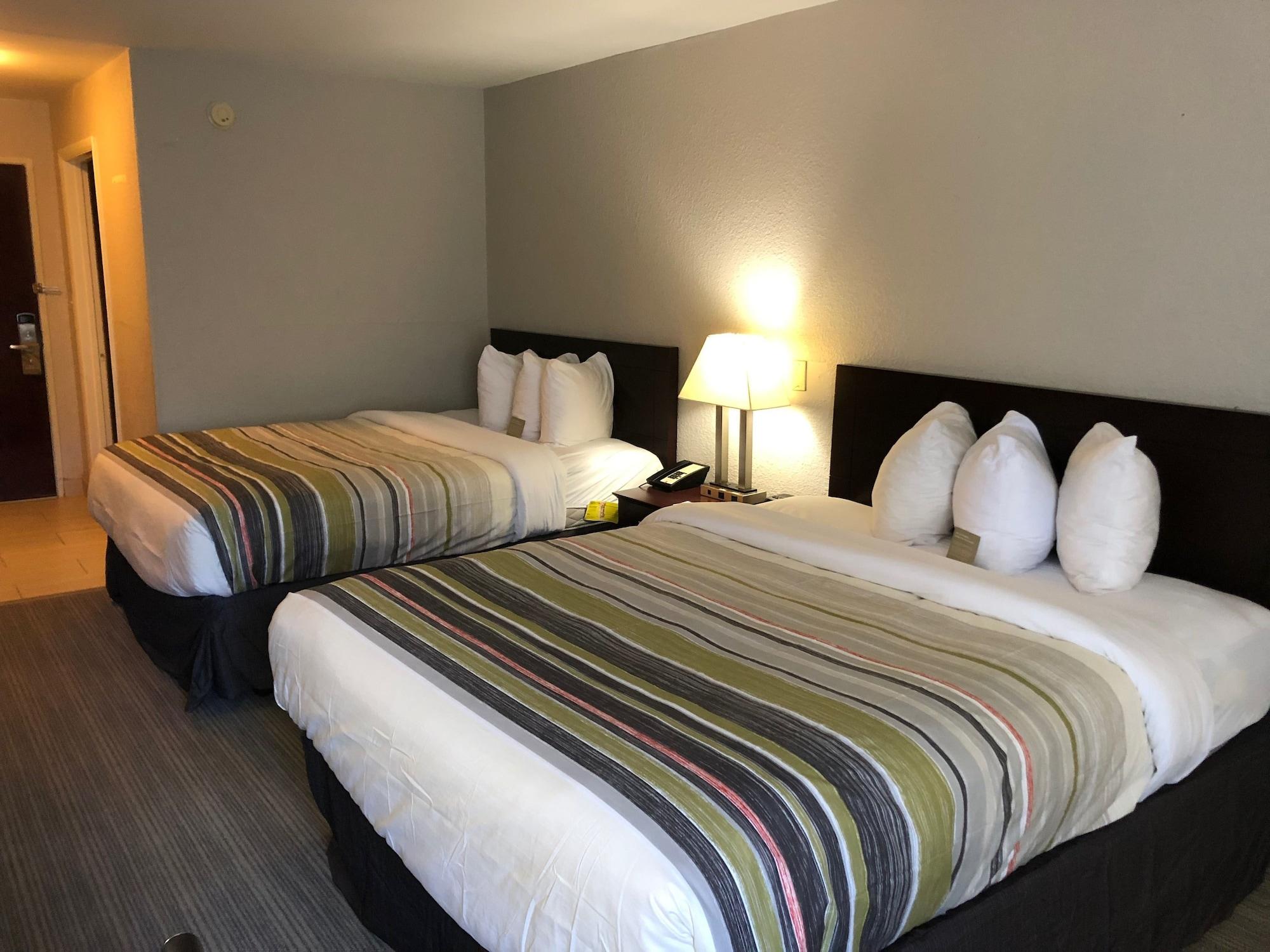 Hotel Country & By Radisson, Greenville, Nc 2*