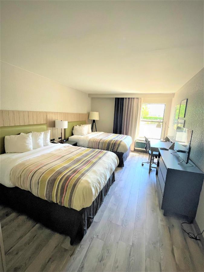 Country & By Radisson, Greenville, Nc Hotel