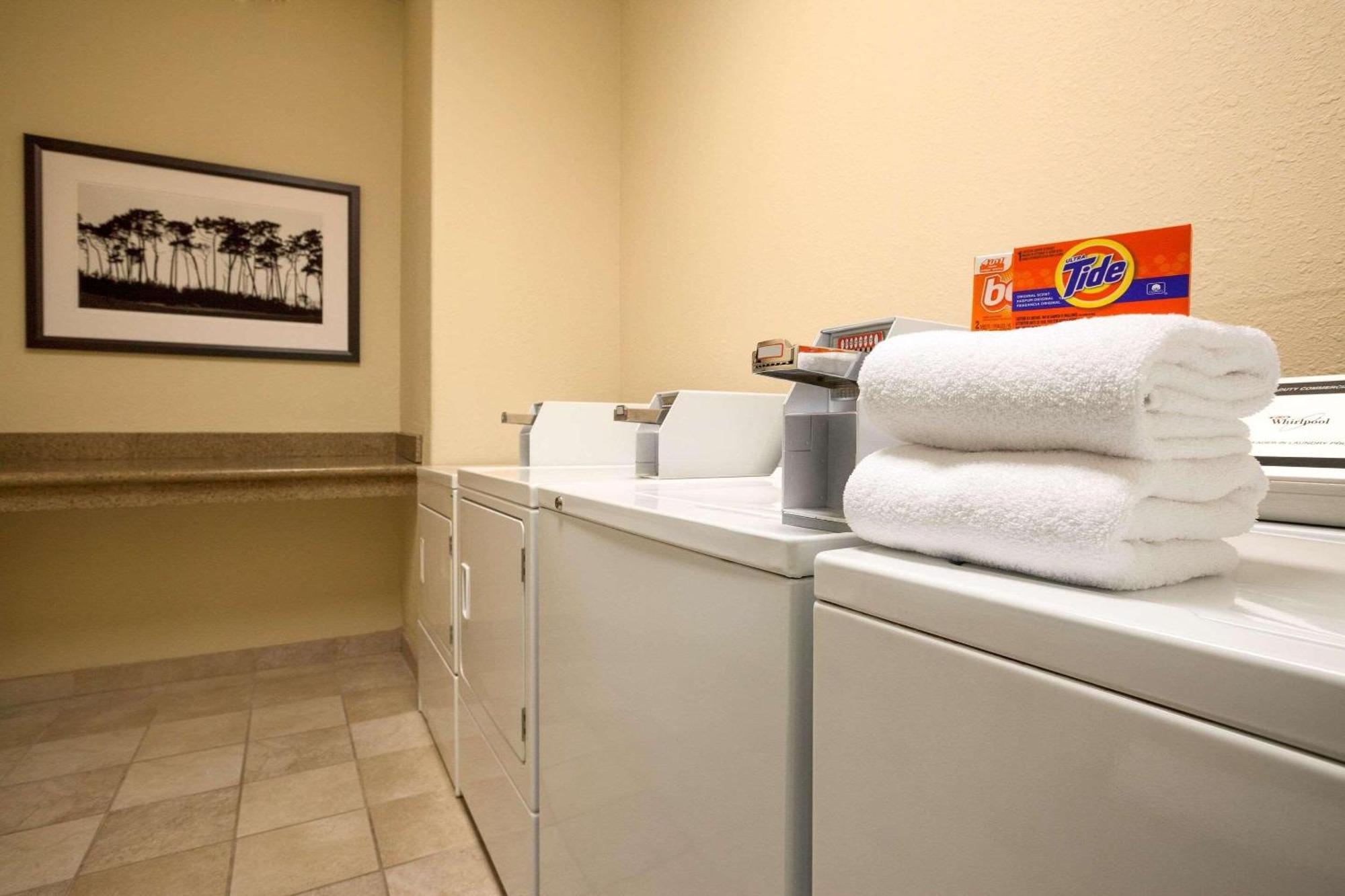 Country & By Radisson, Greenville, Nc Hotel Winterville