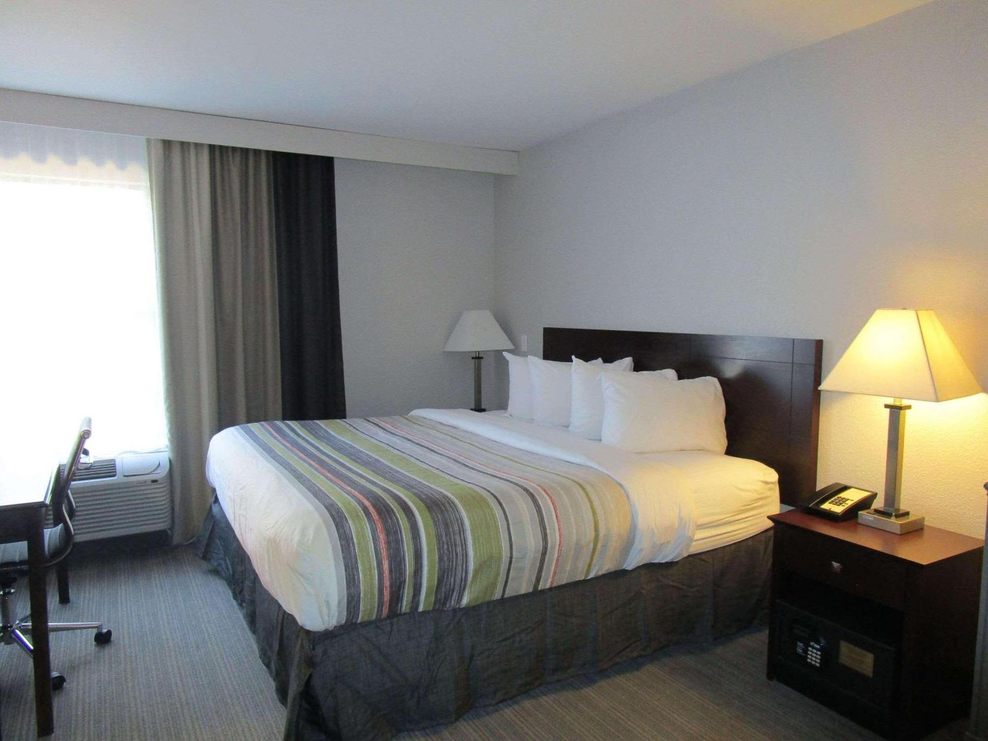Country & By Radisson, Greenville, Nc