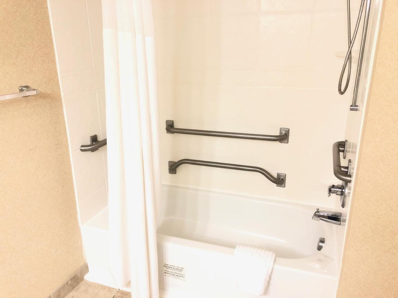 Country & By Radisson, Greenville, Nc Hotel Winterville