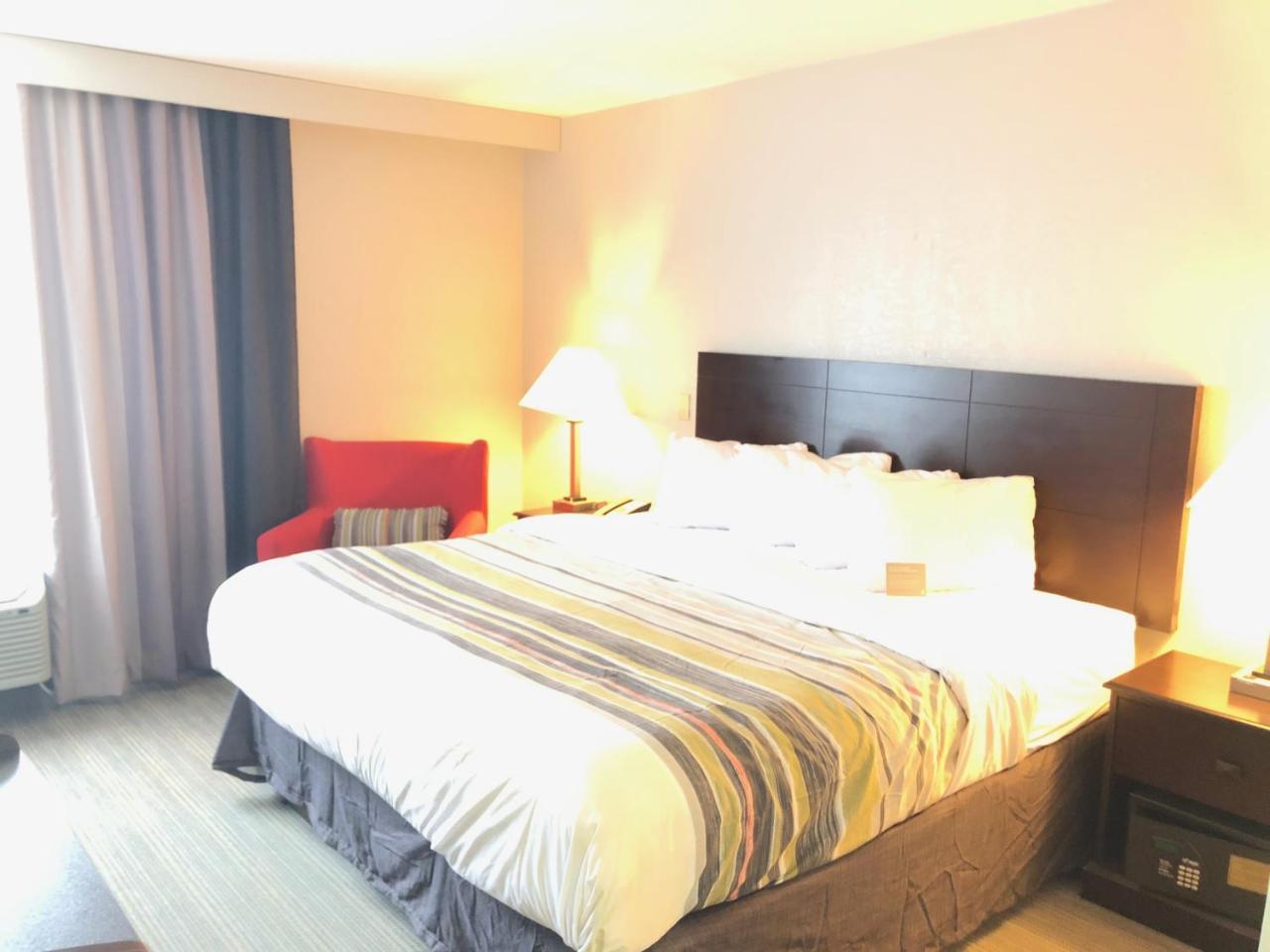 Hotel Country & By Radisson, Greenville, Nc