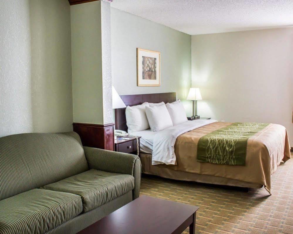 Hotel Country & By Radisson, Greenville, Nc